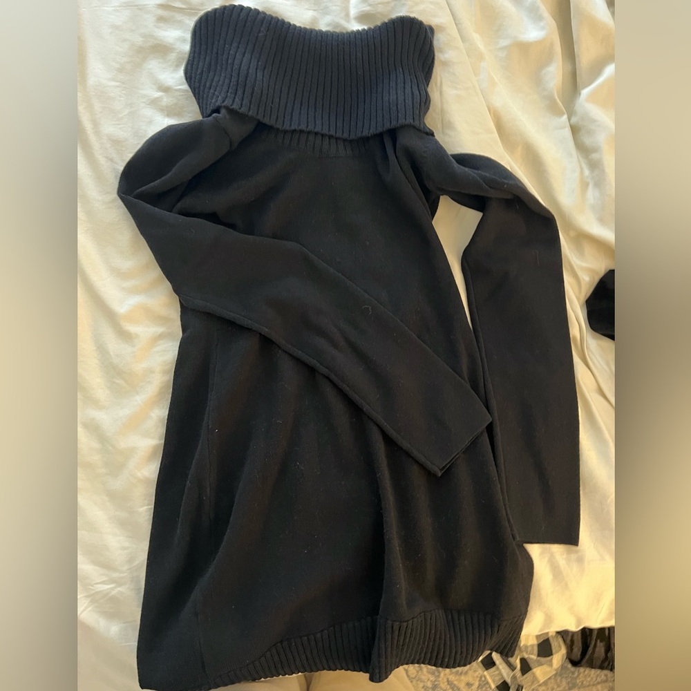 BCBG MAXAZRIA oversized turtleneck